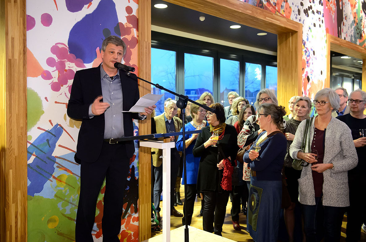 Robbert Roos delivering opening welcome